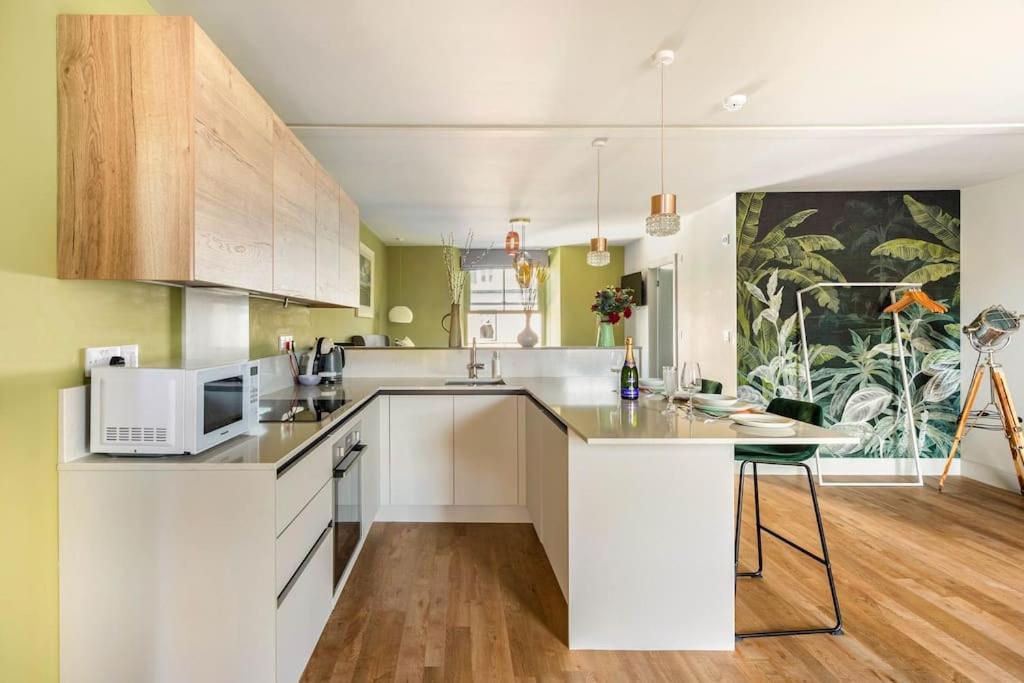 Shamrock, Bowness On Windermere, Superb One Bedroom Apartment With Private Parking Esterno foto