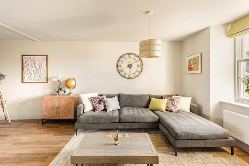 Shamrock, Bowness On Windermere, Superb One Bedroom Apartment With Private Parking Esterno foto